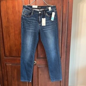Judy Blue 13/31 Straight Leg Women's Jeans in Dark Blue Wash
